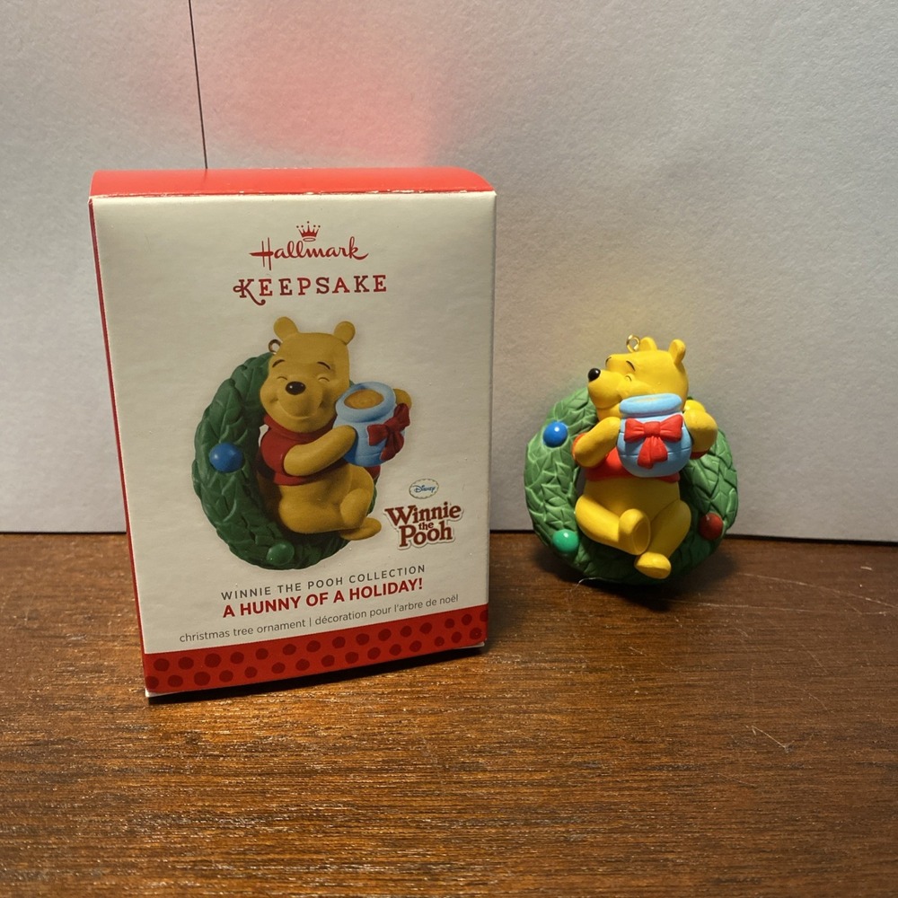 Hallmark Keepsake A Hunny‎ of a Holiday Winnie the Pooh Collection 2012 MIB